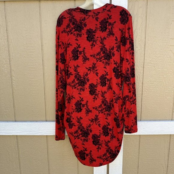Lane Bryant Red Floral Fitted Mock Neck Keyhole Ruched Stretch Blouse Size 22/24 - Picture 3 of 11